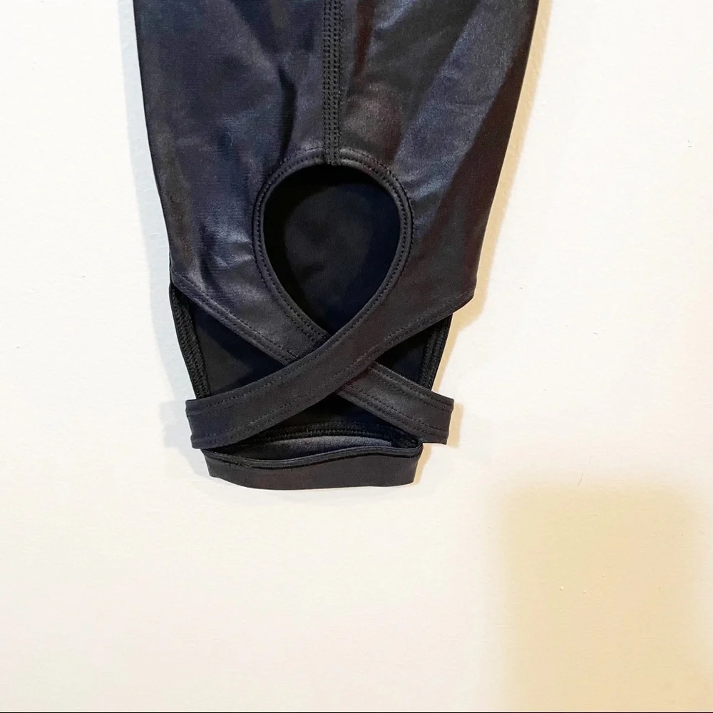 Good American Liquid Cross Over Faux Leather Leggings Black NWT 2 High Rise - Picture 4 of 7